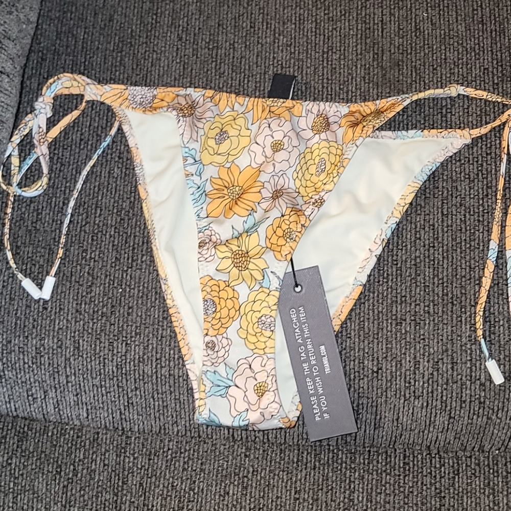 Brand new Triangl bottoms size XL